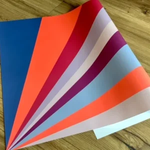 Geschenkpapier bunt Zirkuszelt, recycelt von Bow & Hummingbird bei Polly Paper